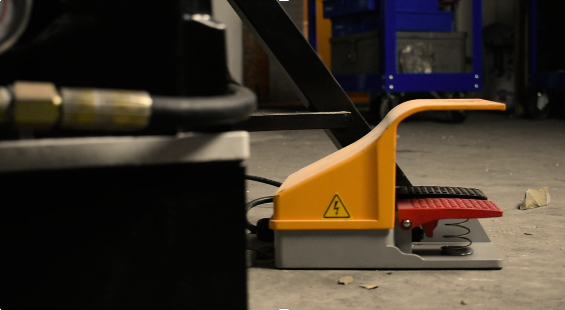 veneer stone splitter, veneer stone cutter, thin veneer stone splitter, cultured stone, pavers, brick, lightweight and portable, enerpac foot pedal